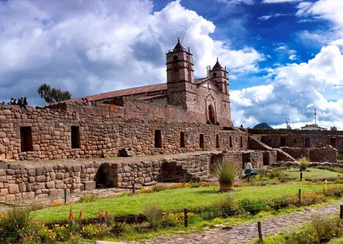 Tour Complejo Arqueológico de Vilcashuamán