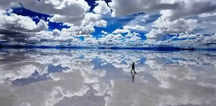 Salar de Uyuni: el espejo más grande del mundo